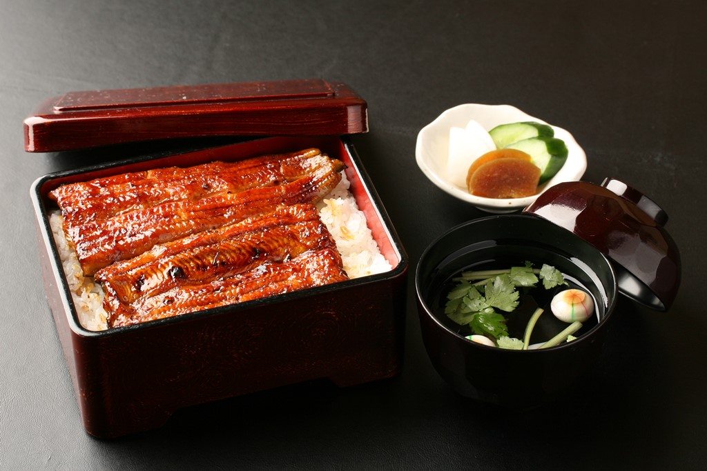 氷川参道沿い【川魚料理 かのうや】川魚料理で健康長寿。参拝や散歩の際にもぜひ - タウン誌 Acore(アコレ)おおみや